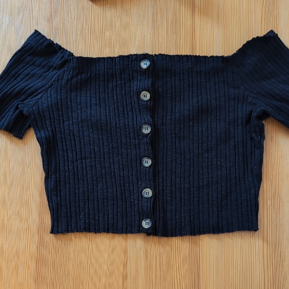 Black Ribbed Off-Shoulder Button-Front Crop Top
